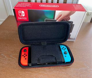 Nintendo Switch + Mario Kart 8 Deluxe