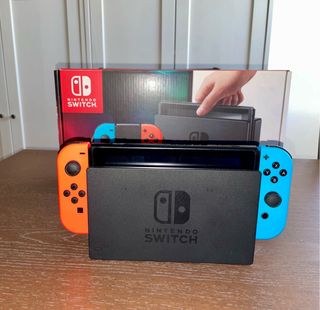 Nintendo Switch + Mario Kart 8 Deluxe