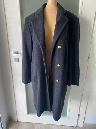 Cappotto lungo nero con bottoni oro tg L