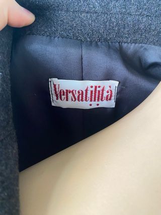 Cappotto lungo nero con bottoni oro tg L