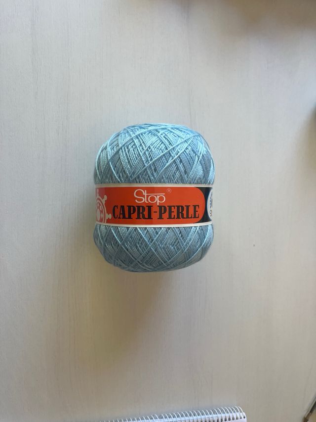 18 ovillos hilo STOP CAPRI PERLE- azul claro