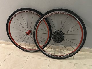 Bicicleta Focus CX roja
