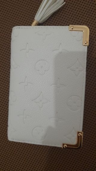 Cartera blanca