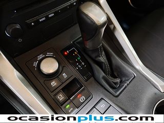 Lexus NX 300h Executive 4WD 145 kW (197 CV)