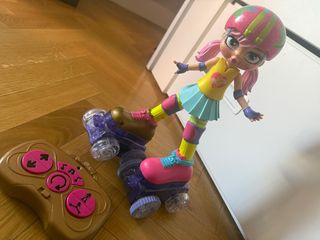 Muñeca patinadora RC