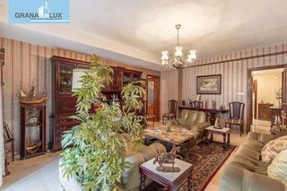 Piso en venta en Camino de Ronda - Rosaleda en Granada