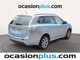 Mitsubishi Outlander 2.0 PHEV Motion 4WD Auto 149 kW (203 CV)