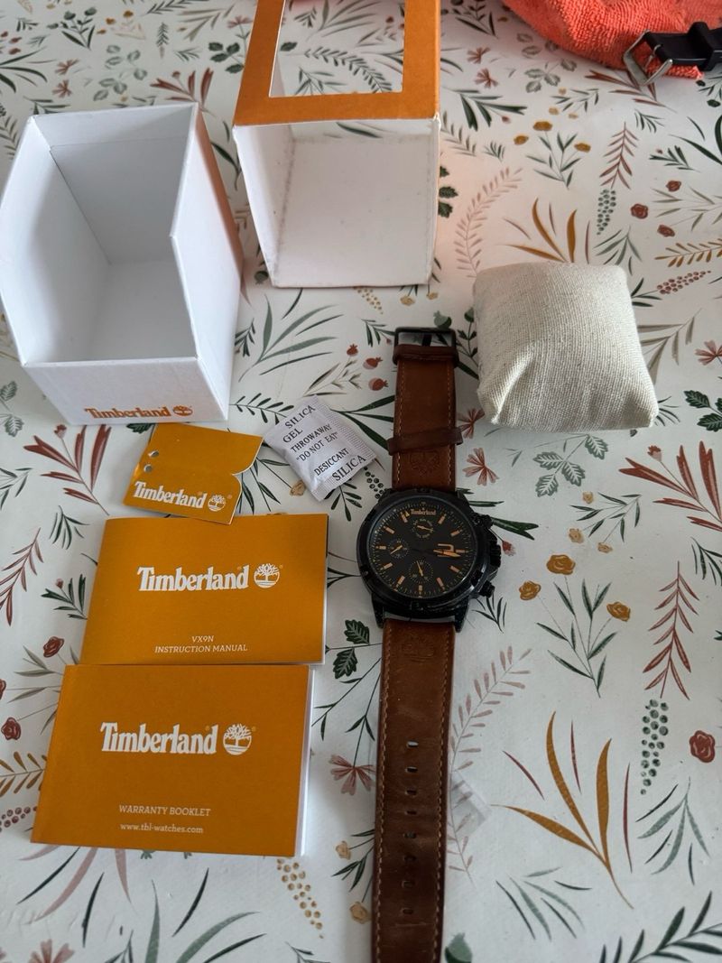 Reloj Timberland marrón-negro de segunda mano por 60 EUR en Santa