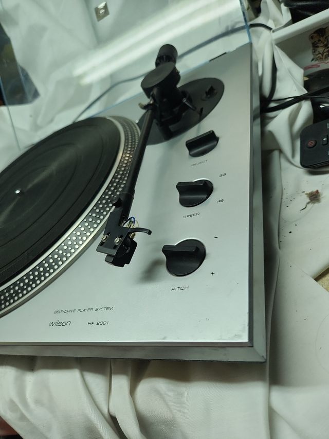 Giradischi Wilson HF2001 in argento