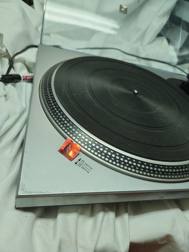 Giradischi Wilson HF2001 in argento