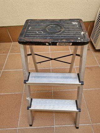Escalera aluminio 2 peldaños ALMPESA.