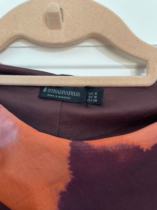 Vestido Stradivarius flores tendencia 
