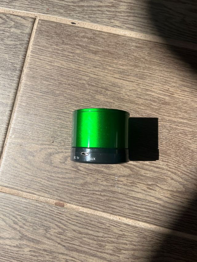 Altavoz portátil verde