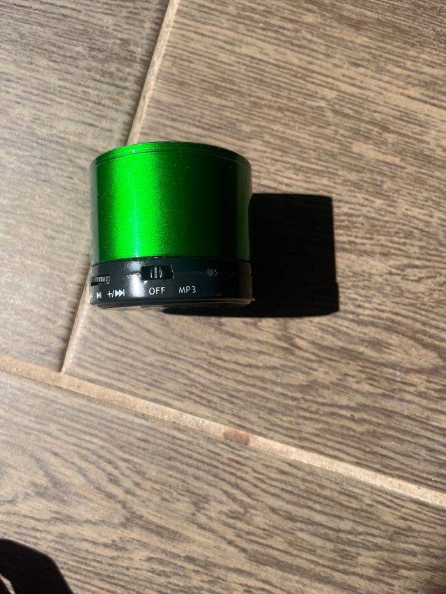 Altavoz portátil verde