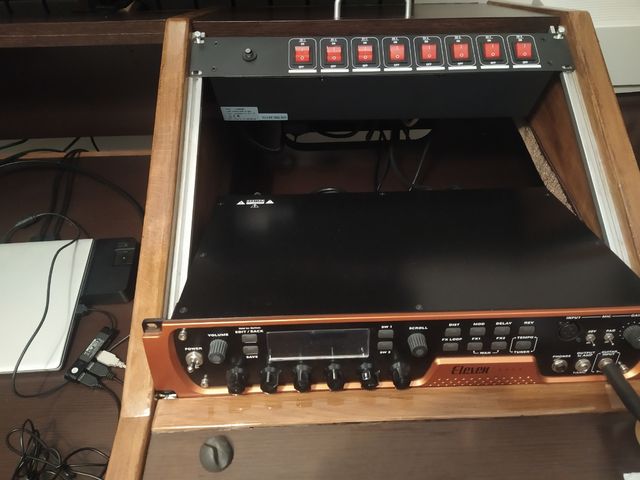 Mesa estudio producción musical