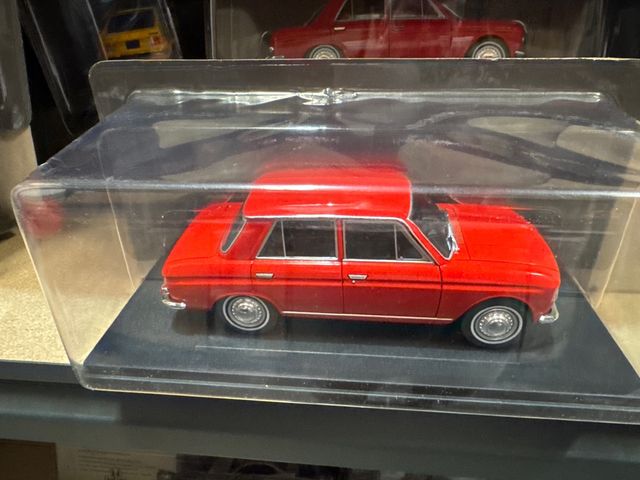 Datsun Bluebird 1/24 Escala