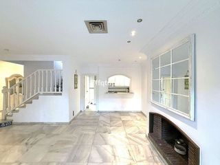 Casa adosada en alquiler en Puerto Banús en Marbella