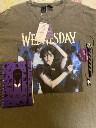 Pack Merchandising Miércoles Addams