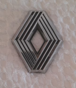 3 Insignias Coche Vintage: MG, Renault, Ford