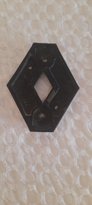 3 Insignias Coche Vintage: MG, Renault, Ford