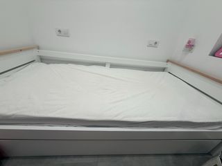 Cama blanca niños