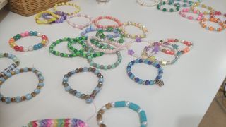 Braccialetti con perline - Multicolor
