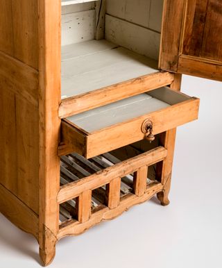 Alacena antigua provenzal