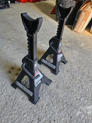 Gatos estabilizadores pequeños de 3.000 kg.