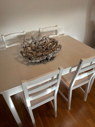 Mesa+4 sillas blancas IKEA
