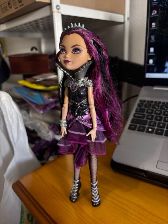 Muñeca Ever after high • Raven Queen 2013