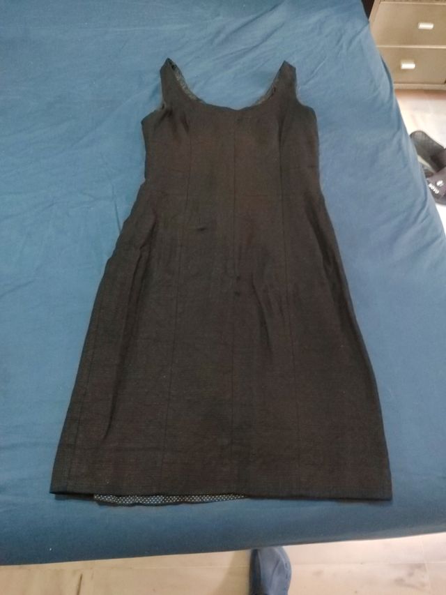 Vestido negro elegante forrado por dentro