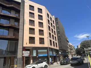 Oficina en alquiler en Eixample Nord – La Devesa en Girona