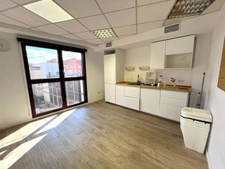 Oficina en alquiler en Eixample Nord – La Devesa en Girona