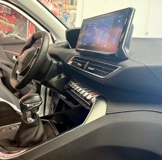 PEUGEOT 3008 1.5 BLUEHDi 