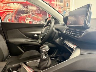PEUGEOT 3008 1.5 BLUEHDi 