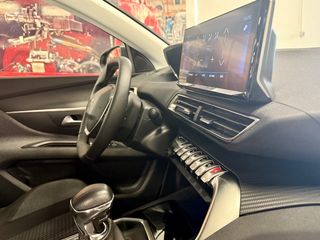 PEUGEOT 3008 1.5 BLUEHDi 