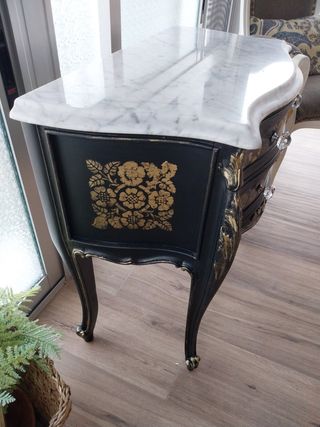 Mesita mármol blanco - Mueble negro