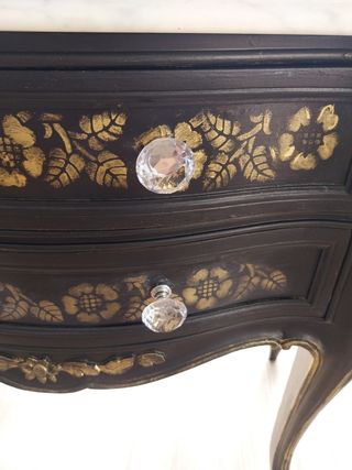 Mesita mármol blanco - Mueble negro