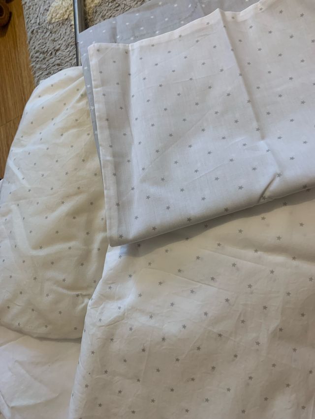 Sábanas cuna 60x120 - estrellas grises