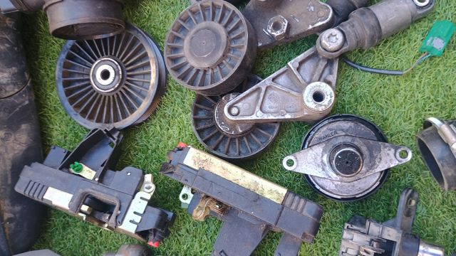 Lote Recambios Opel Vectra B usados.