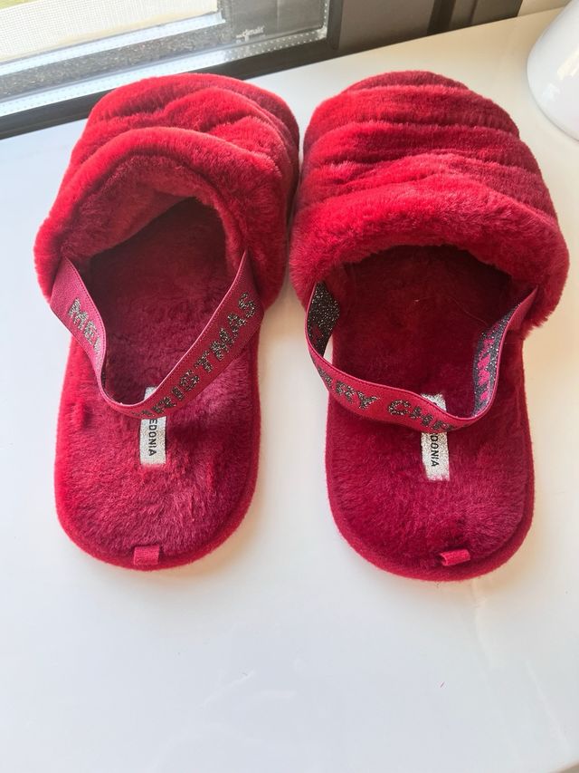 Pantuflas rojas Calzedonia - nuevas