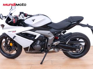 TRIUMPH DAYTONA 660