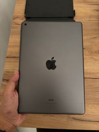 iPad 8 32gb Negro - Teclado logitech