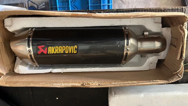Coda di fuga per moto Acrapovic carbon imitation C