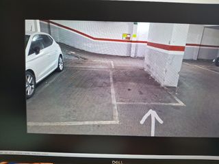 Plaza Garaje en ALQUILER para MOTO pequen̈a / 125