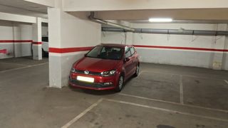 Plaza Garaje en ALQUILER para MOTO pequen̈a / 125