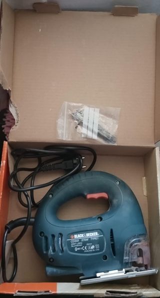 Sierra calar Black&Decker CD301 370W