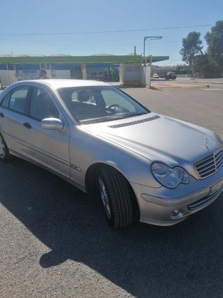Mercedes-Benz Clase C 2005