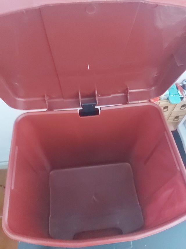 Cubo basura rojo - Pedal