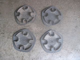 LLANTA Y TAPACUBOS OPEL CORSA PRIMERA SERIE